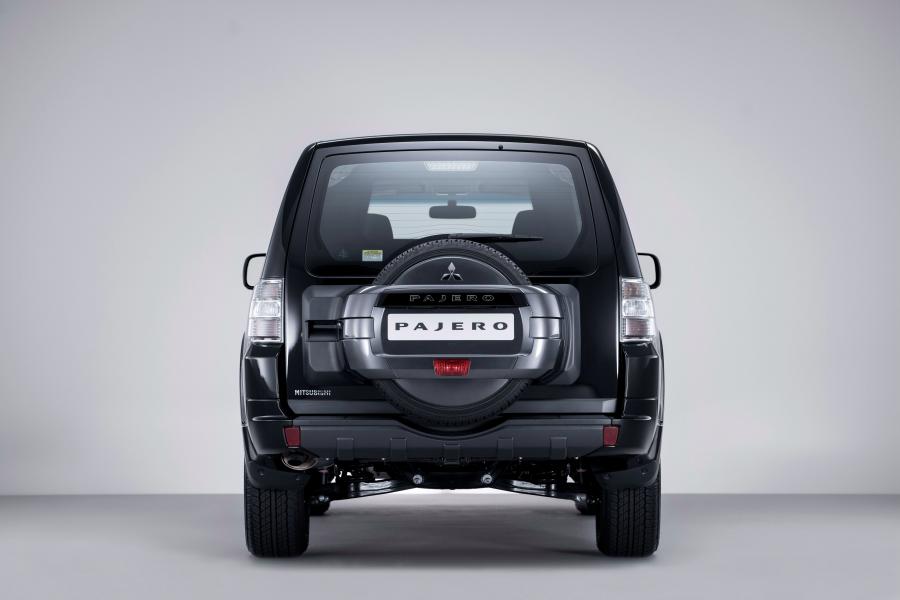  Mitsubishi Pajero Van 2017 года  (фото 2 из 12)